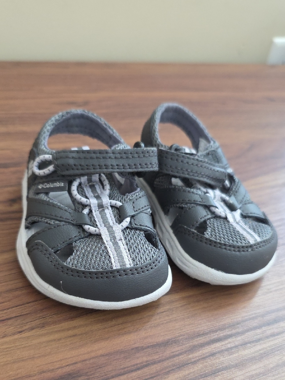 Columbia Gray and White Kids Open-Toe Sandals